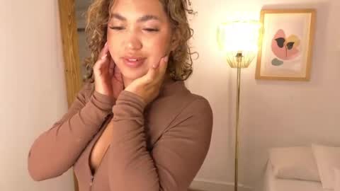 Snapshot of grecia_miller_ chatting on 05.21.26 grecia_miller_ online show from 05.21.26