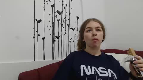 Snapshot of grecia_rouse chatting on 09.18.25  GRECIA  online show from 09.18.25