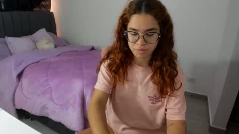Snapshot of greciaruiz chatting on 02.26.25 GreciaRuiz online show from 02.26.25