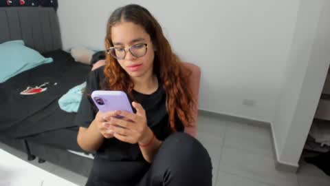Snapshot of greciaruiz chatting on 10.08.25 GreciaRuiz online show from 10.08.25