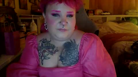 Snapshot of greedychagoi chatting on 11.16.25 greedychagoi online show from 11.16.25