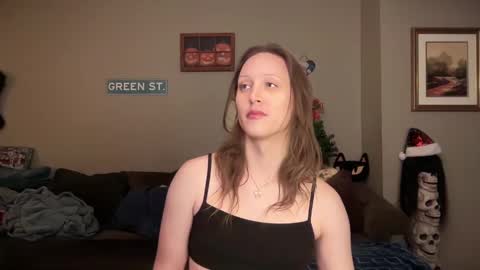 Snapshot of greenxxxqueen chatting on 12.13.24 SexQueen Nikki online show from 12.13.24