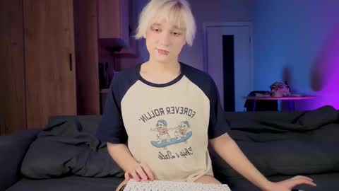 Greg-independent model online show from 11.23.25