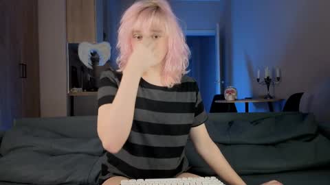 Greg-independent model online show from 03.28.26