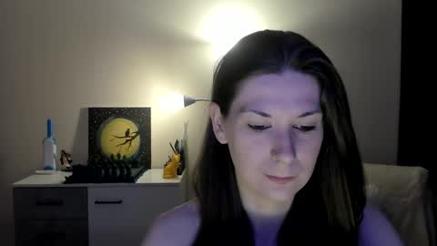 Snapshot of gretamiln chatting on 10.02.25 Greta online show from 10.02.25