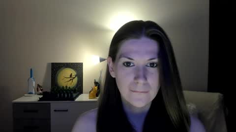 Snapshot of gretamiln chatting on 10.10.25 Greta online show from 10.10.25