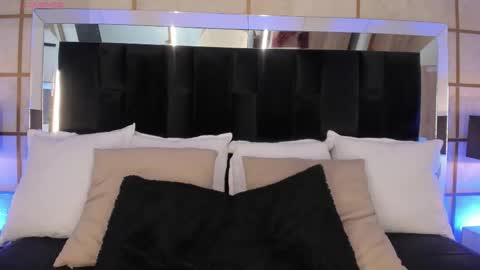 Snapshot of gretavelvet chatting on 10.13.25 Greta Velvet online show from 10.13.25