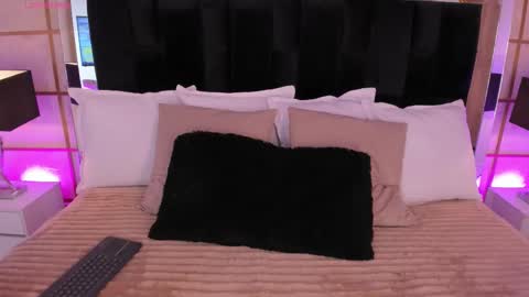 Snapshot of gretavelvet chatting on 12.04.25 Greta Velvet online show from 12.04.25