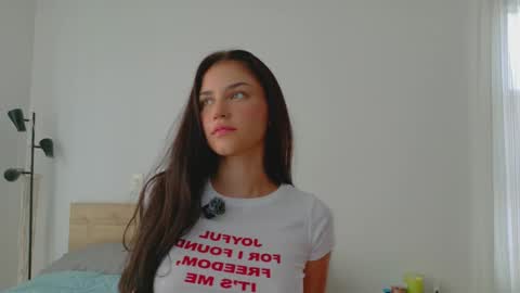 Snapshot of grettabenett_ chatting on 09.09.25 Gretta online show from 09.09.25