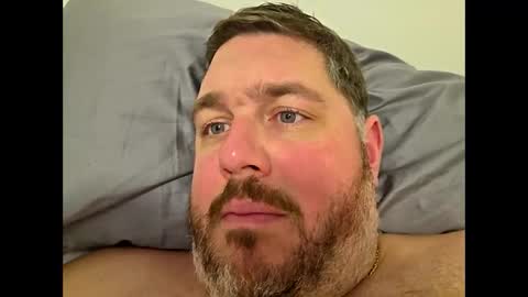 Snapshot of grizzly_uncut chatting on 12.17.25 grizzly_uncut online show from 12.17.25