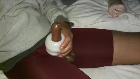 Snapshot of grizzlybone chatting on 11.08.25 grizzlybone online show from 11.08.25