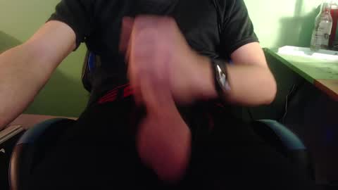 Snapshot of groov123 chatting on 01.02.25 Cal online show from 01.02.25