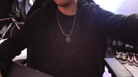 Snapshot of guayaco_ chatting on 02.23.25 Guayaco online show from 02.23.25