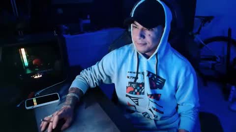 Snapshot of guayaco_ chatting on 11.22.25 Guayaco online show from 11.22.25