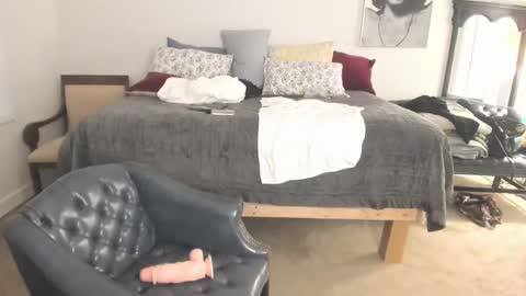 Snapshot of guccifendidior chatting on 09.18.25 guccifendidior online show from 09.18.25