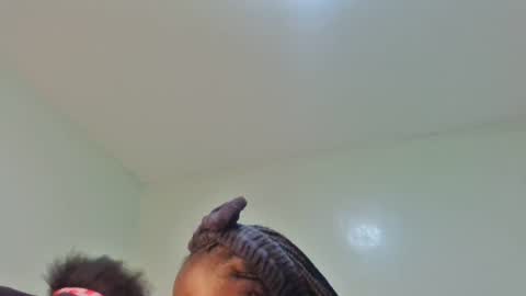 Snapshot of gud_lunah1 chatting on 06.22.26 gud_lunah1 online show from 06.22.26