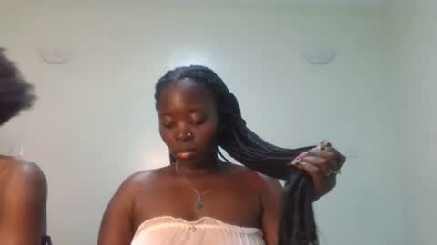 Snapshot of gud_lunah1 chatting on 06.25.26 gud_lunah1 online show from 06.25.26