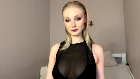 Vanessa online show from 04.10.26