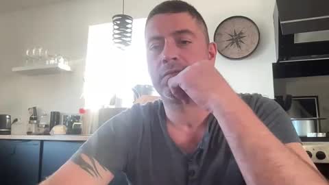 Snapshot of guil0 chatting on 10.29.25 guil0 online show from 10.29.25