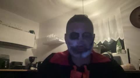 Snapshot of guil0 chatting on 11.01.25 guil0 online show from 11.01.25