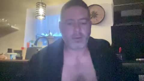 Snapshot of guil0 chatting on 11.07.25 guil0 online show from 11.07.25