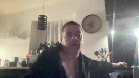 Snapshot of guil0 chatting on 11.09.25 guil0 online show from 11.09.25