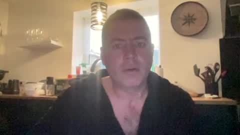 Snapshot of guil0 chatting on 11.10.25 guil0 online show from 11.10.25