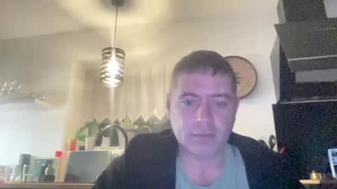 Snapshot of guil0 chatting on 11.11.25 guil0 online show from 11.11.25
