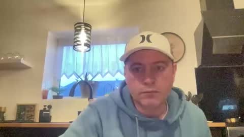 Snapshot of guil0 chatting on 01.12.26 guil0 online show from 01.12.26