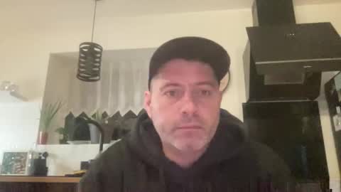 Snapshot of guil0 chatting on 02.01.26 guil0 online show from 02.01.26
