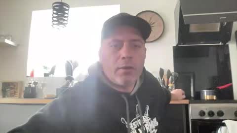 Snapshot of guil0 chatting on 03.01.26 guil0 online show from 03.01.26