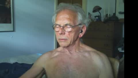 Snapshot of gulfcoast1952 chatting on 05.31.26 Roy online show from 05.31.26