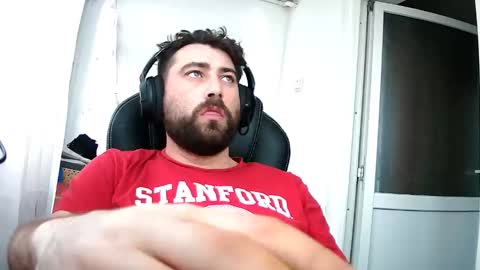 Snapshot of guliverreal chatting on 12.22.25 guliverreal online show from 12.22.25