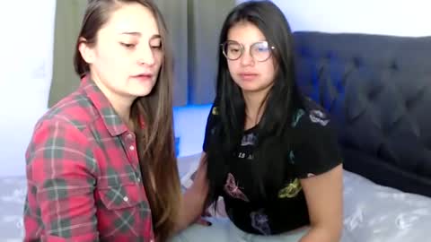 Snapshot of gumball_room chatting on 01.14.25 Vane blonde and Hazell black hair online show from 01.14.25