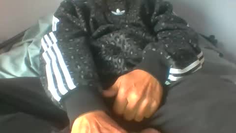 Snapshot of gunishment chatting on 10.21.25 gunishment online show from 10.21.25