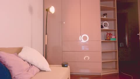 guns_n_buns online show from 04.14.26