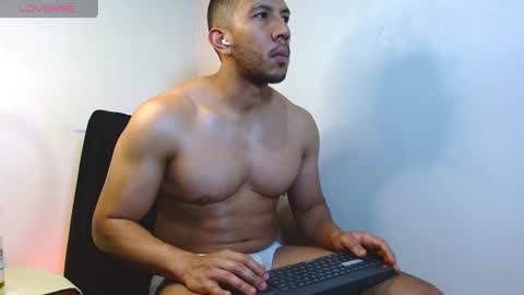 Snapshot of gurushake chatting on 07.04.26 holl latino online show from 07.04.26