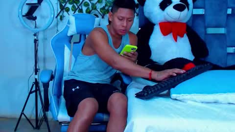 Hakim online show from 11.04.25