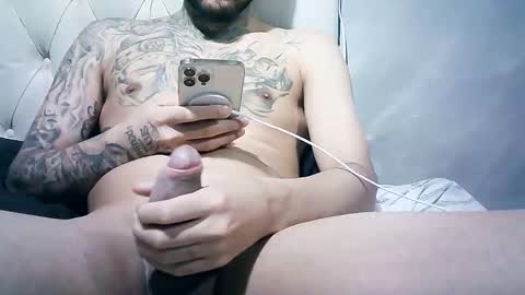Snapshot of gustavo942493 chatting on 05.26.26 gustavo942493 online show from 05.26.26