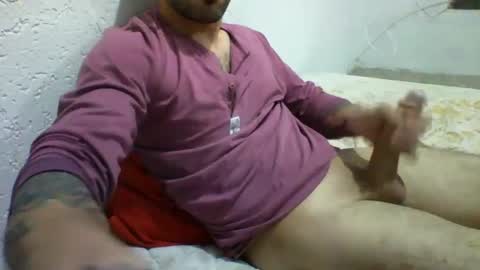 Snapshot of gustavyuri chatting on 10.10.25 Gustav online show from 10.10.25