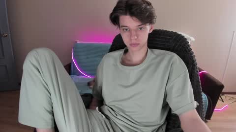 guy_liam1 online show from 12.26.24