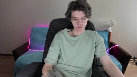 guy_liam1 online show from 01.18.25