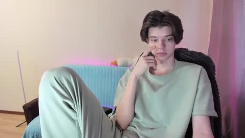 guy_liam1 online show from 02.23.25