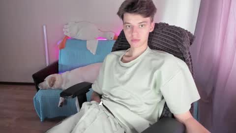 guy_liam1 online show from 09.26.25