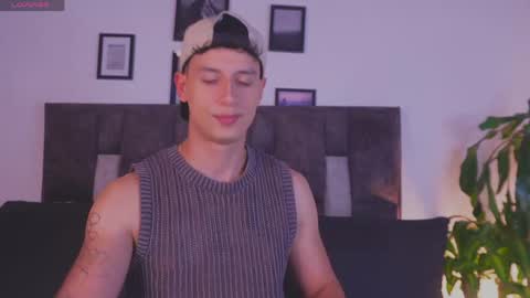 Snapshot of guy_twinks chatting on 05.09.26 Gabriel online show from 05.09.26