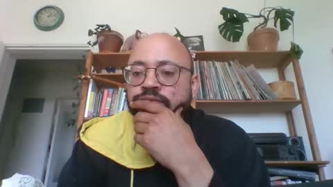 Snapshot of guy_wood15 chatting on 04.20.26 guy_wood15 online show from 04.20.26