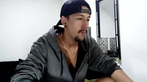 Snapshot of guykarim chatting on 12.05.24 karim online show from 12.05.24