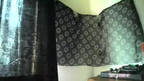 guyst049 online show from 09.21.25