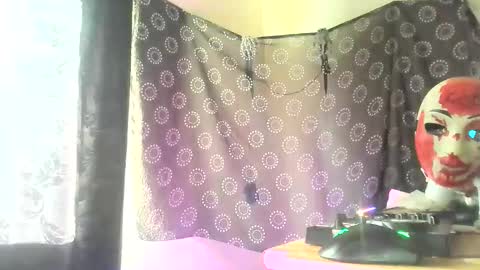 guyst049 online show from 10.18.25