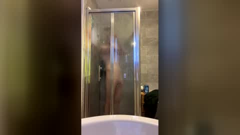 Snapshot of guyzill256 chatting on 12.19.25 Workmans cam online show from 12.19.25